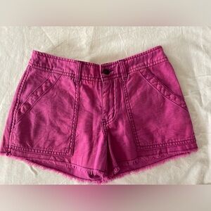 Adorable, Free People. size 0 pink jean shorts. In very good condition.